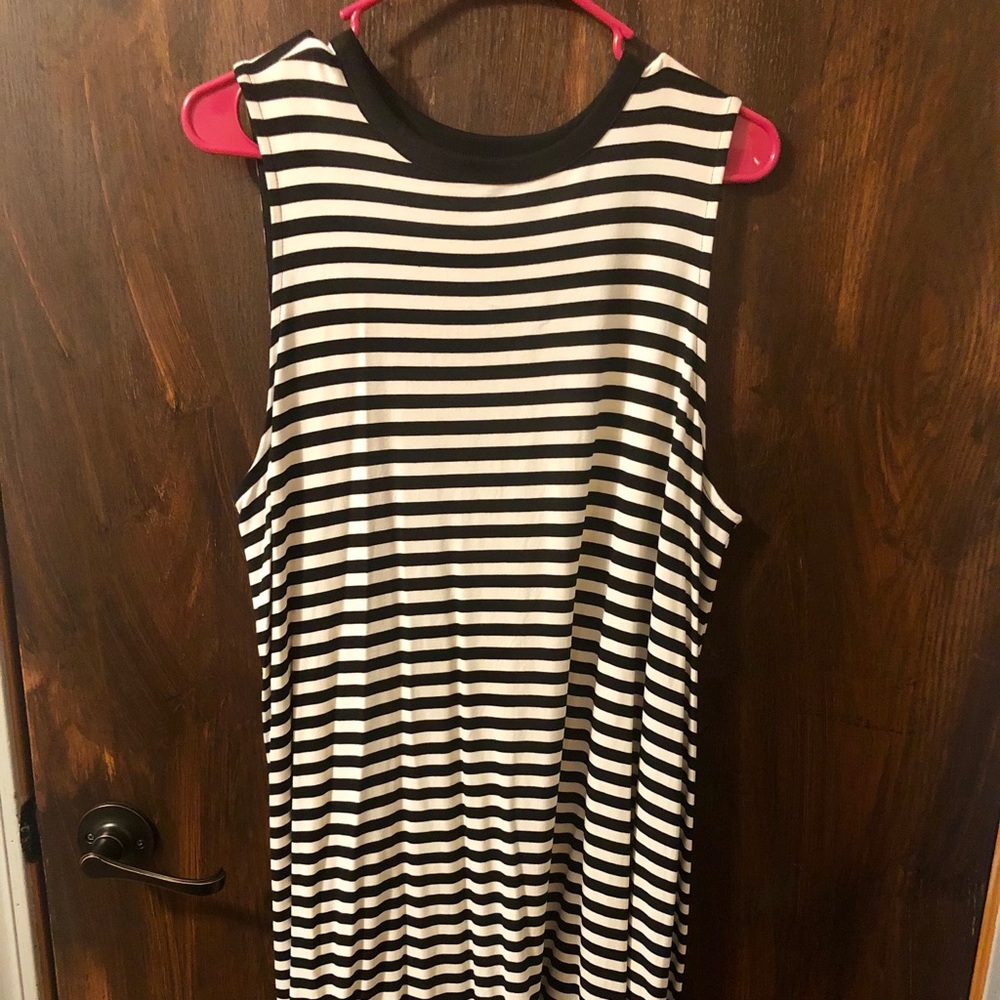 sleeveless black and white striped dress